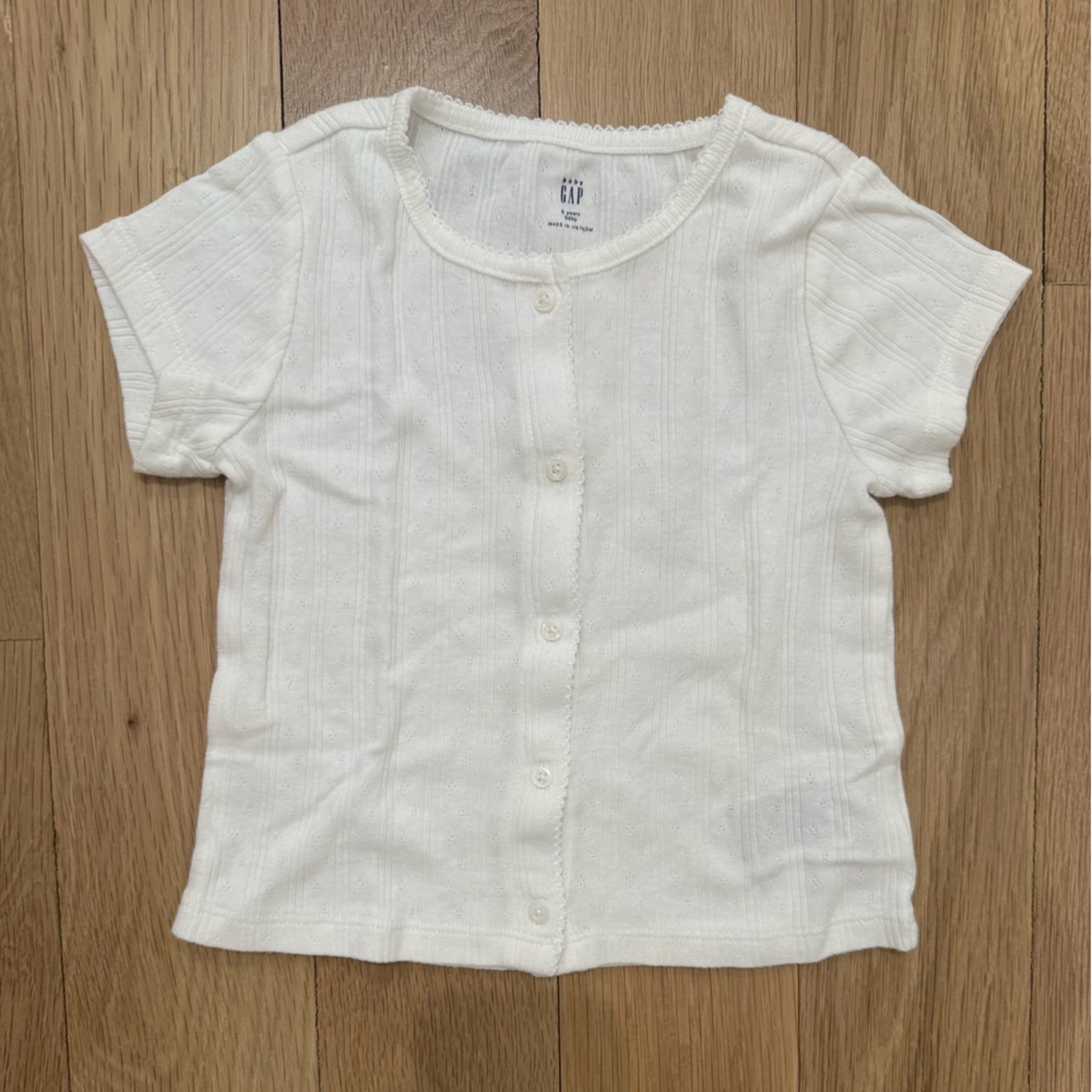 GAP white short sleeves girls cardigan size 5